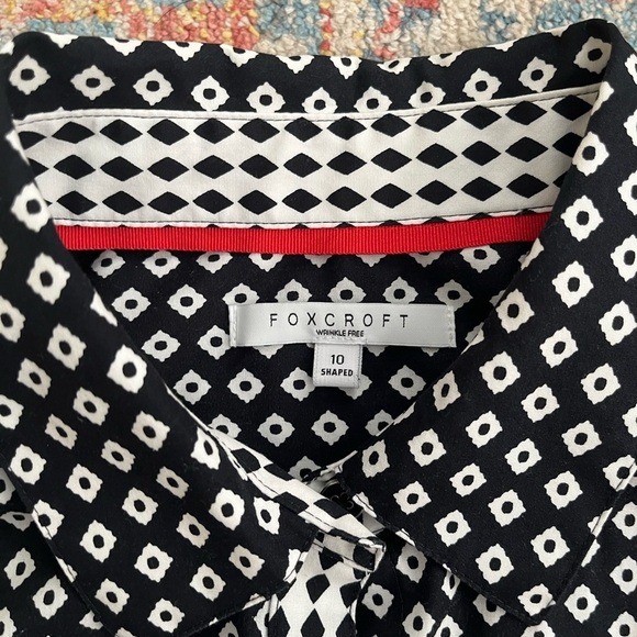 Foxcroft button-down patterned contrast cuffs shirt - Picture 3 of 7